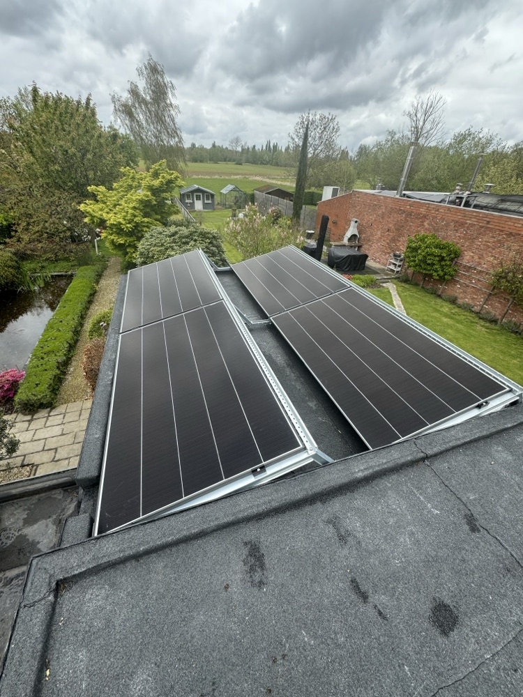 zonnepanelen installatie Kontich 26-04-2024