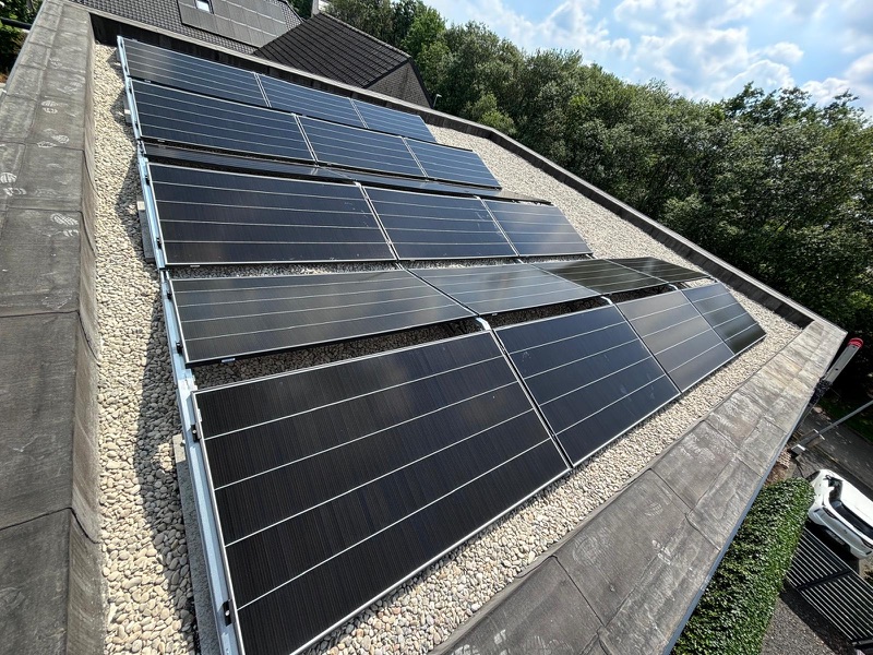 zonnepanelen installatie Mol 24-06-2024
