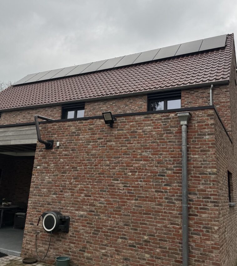 zonnepanelen installatie Ravels 12-03-2024