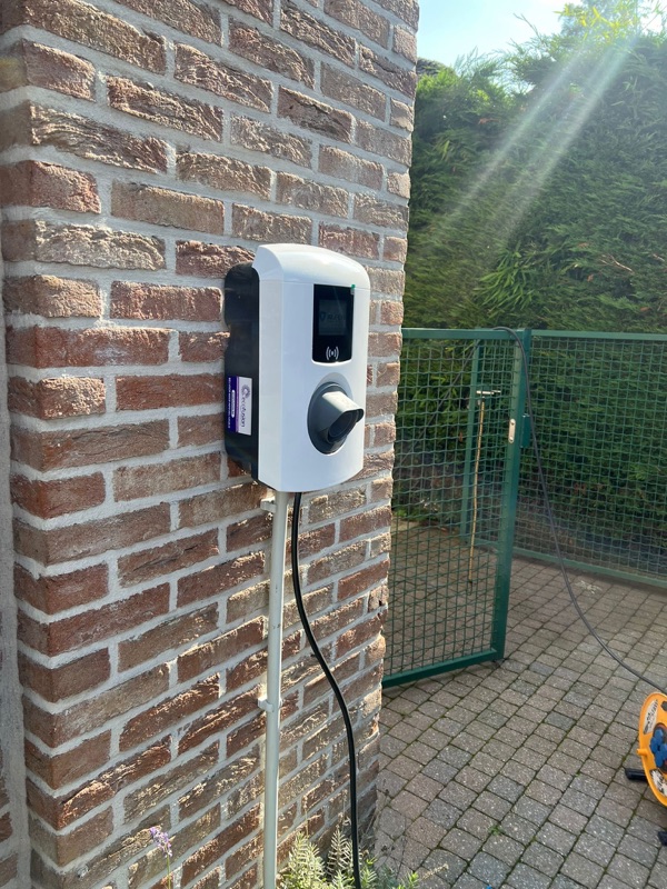 laadpalen installatie Brecht 22-08-2024