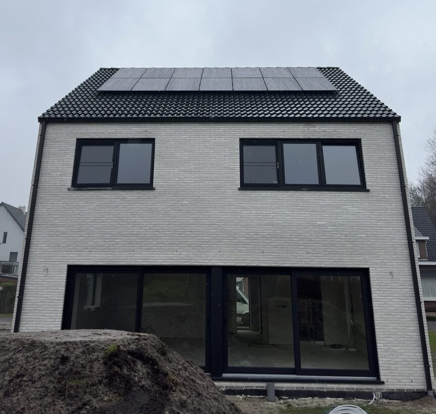 zonnepanelen installatie Mol 11-03-2024